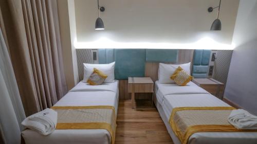 roya al andalus hotel