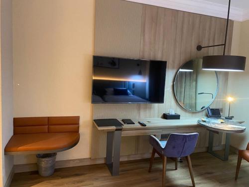 roya al andalus hotel