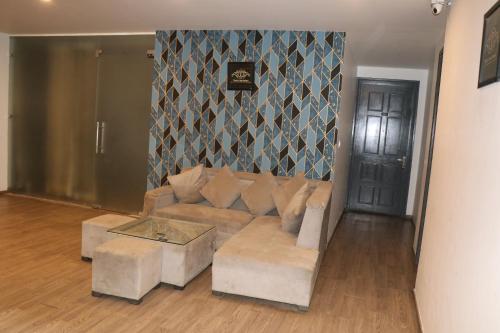 tipsyy inn 003