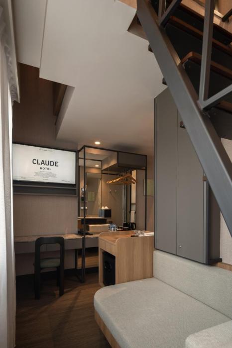claude hotel