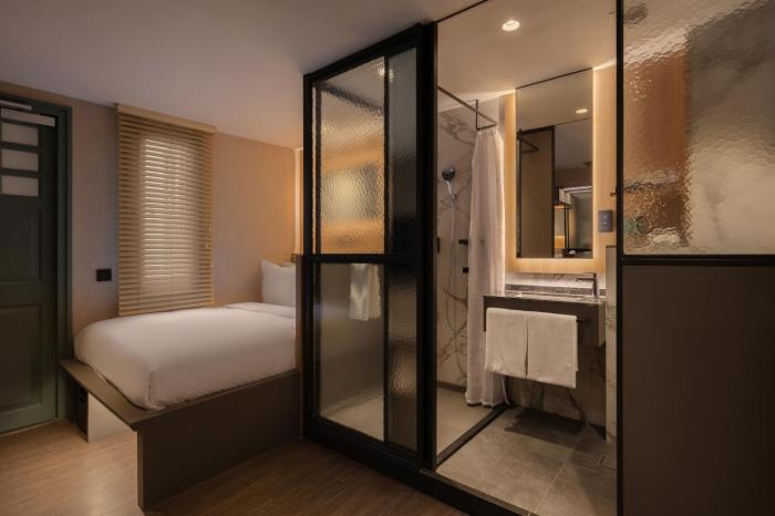 claude hotel