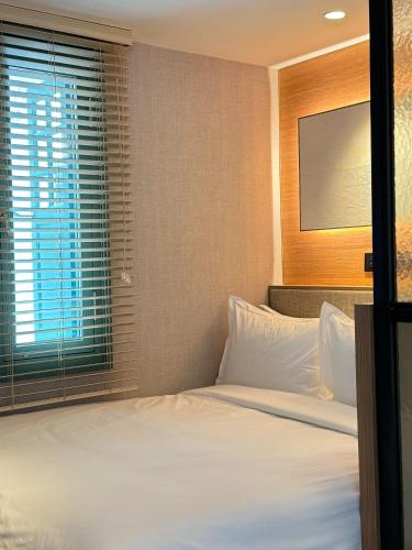 claude hotel