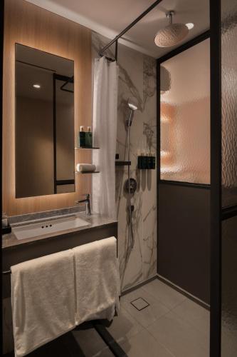 claude hotel