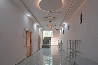 hotel o aditya residency uk04