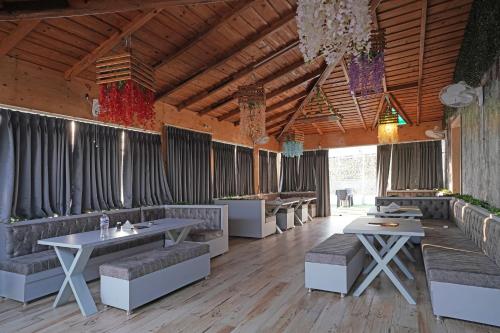 hotel o aditya residency uk04