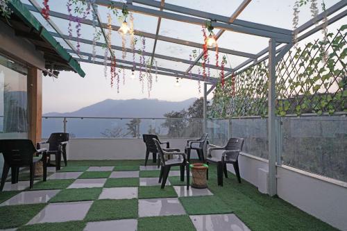 hotel o aditya residency uk04