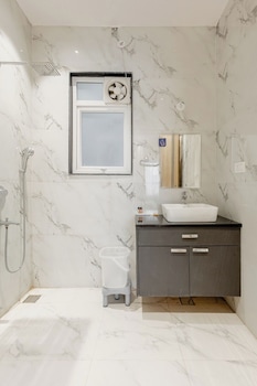 lime tree bnb pari chowk