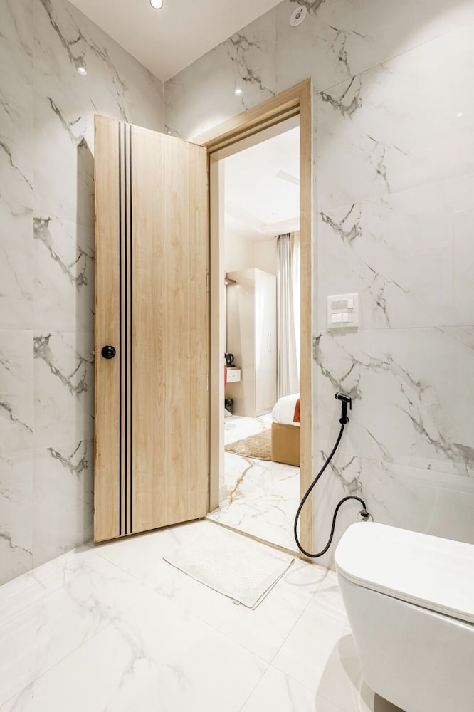 lime tree bnb pari chowk