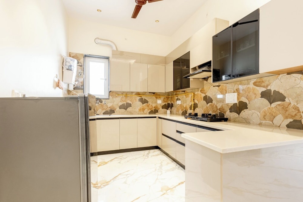 lime tree bnb pari chowk