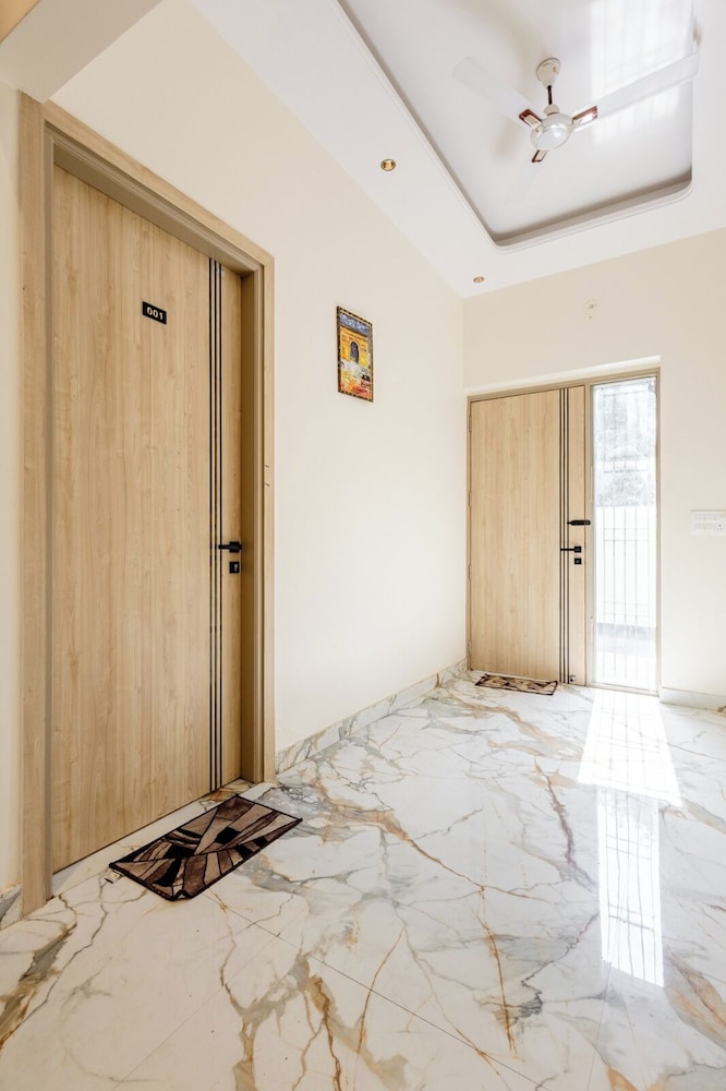 lime tree bnb pari chowk