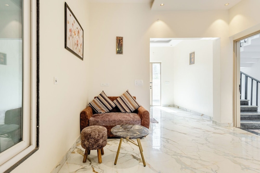 lime tree bnb pari chowk