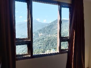 kings palace gangtok mountain view