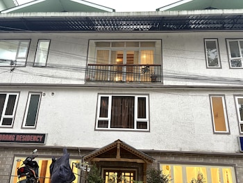 kings palace gangtok mountain view