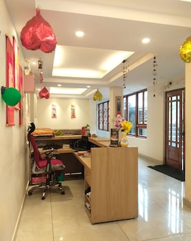 kings palace gangtok mountain view