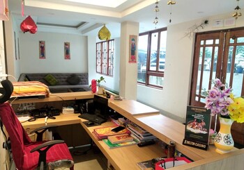 kings palace gangtok mountain view