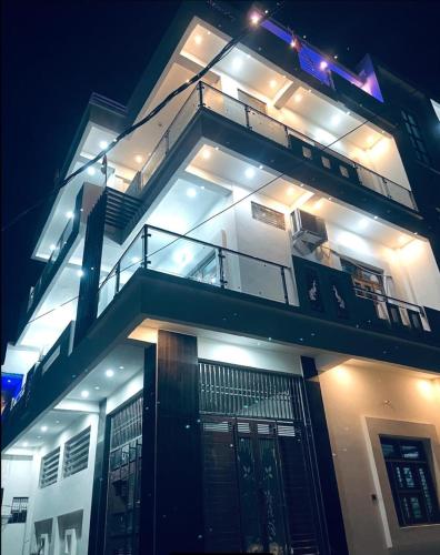 Shri Ram International Home Stay Ayodhya,,4 star