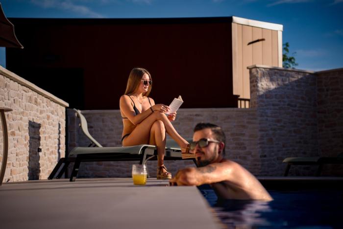 bo hotels ambronay
