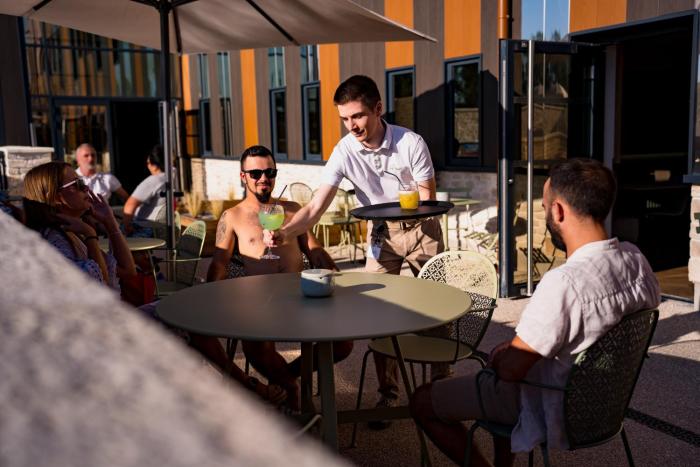 bo hotels ambronay