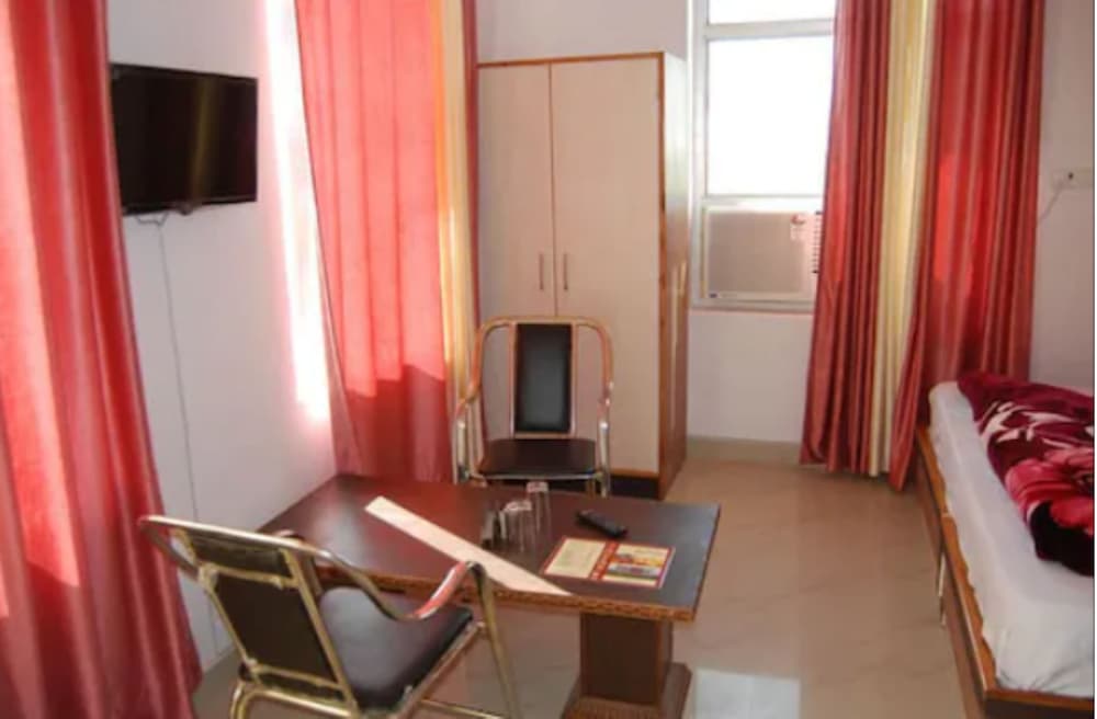 hotel jhansla by grb