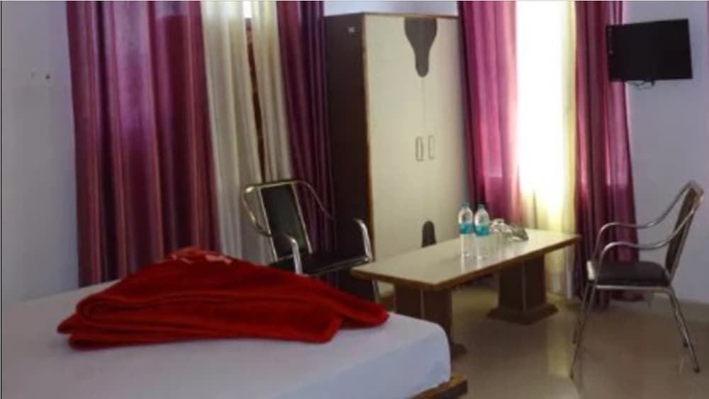 hotel jhansla by grb