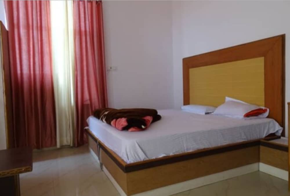 hotel jhansla by grb