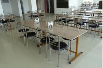 hotel jhansla by grb