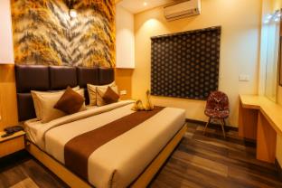 hotel urban galaxy near golden temple