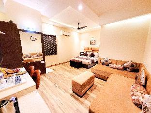 hotel urban galaxy near golden temple