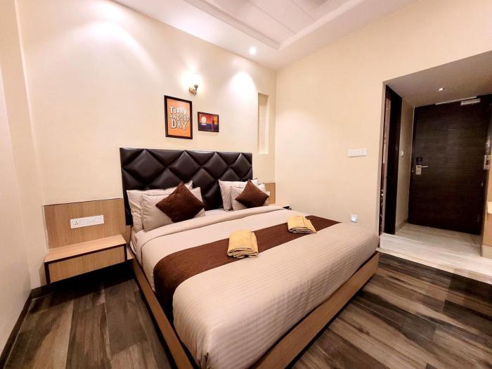 hotel urban galaxy near golden temple