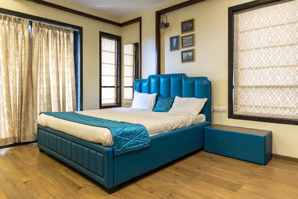 vesperia luxury villas lonavala