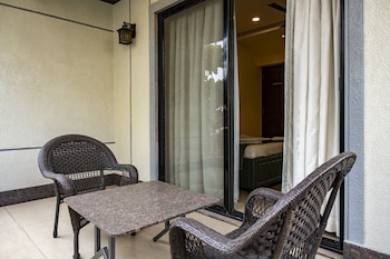 vesperia luxury villas lonavala