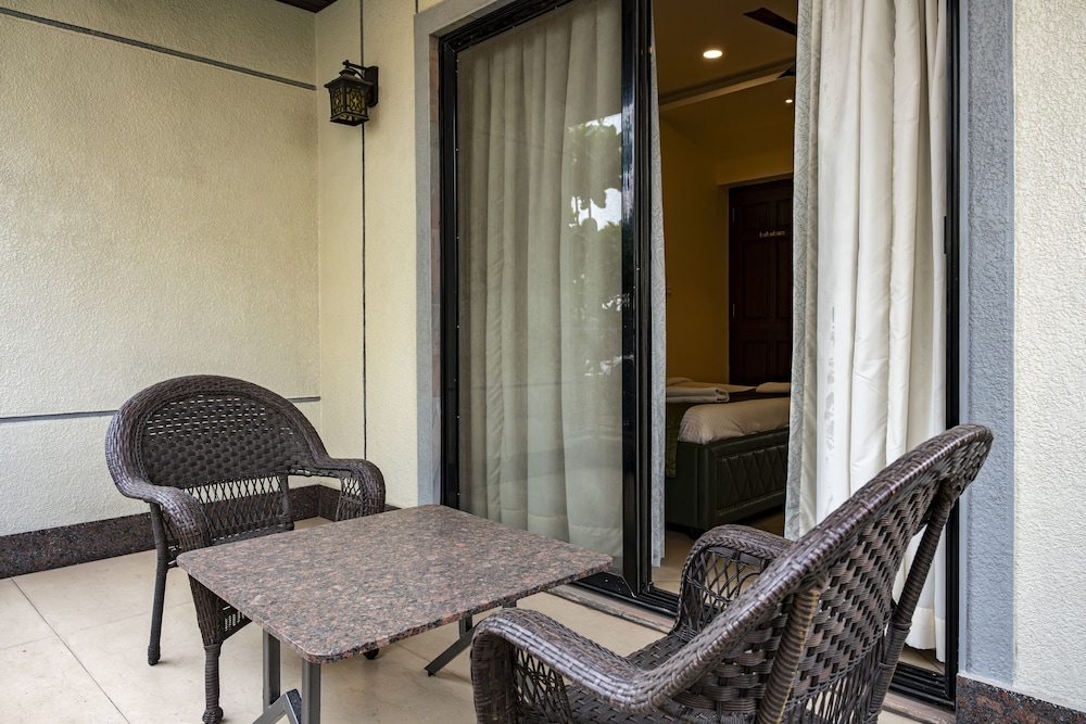 vesperia luxury villas lonavala