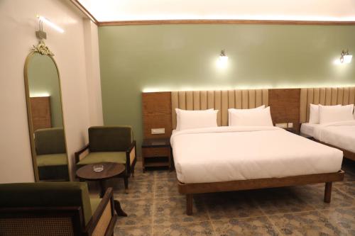 Summer House,,3 star