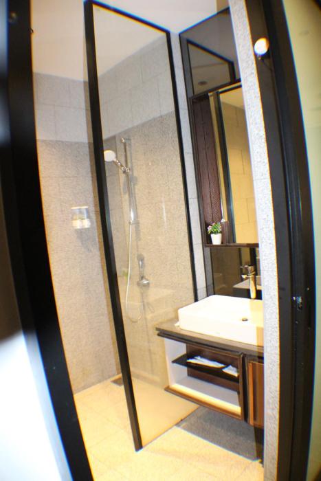 scarletz service suite klcc