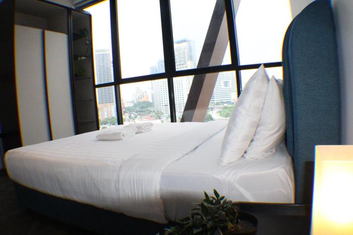 scarletz service suite klcc