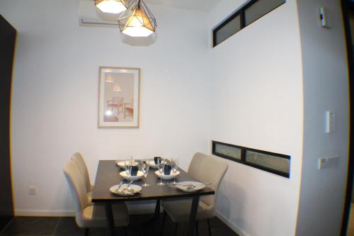 scarletz service suite klcc