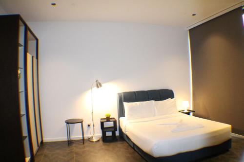 scarletz service suite klcc