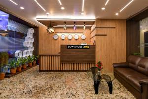 super townhouse oak bulbuli neer