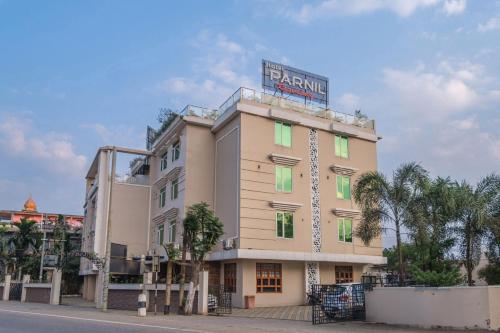 Hotel Parnil Residency,,3 star