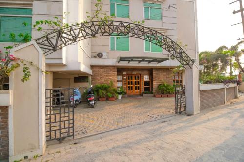 Hotel Parnil Residency,,3 star