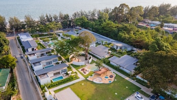 The Season Rayong,,3 star