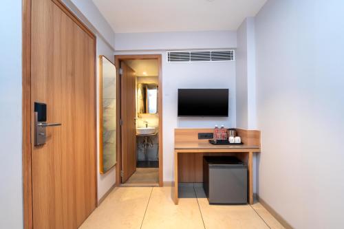 Hotel Ajanta Continental- Mumbai Airport,,3 star