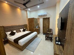 Hotel Radhavan,,3 star