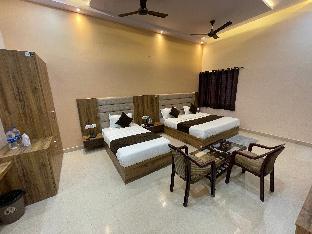 Hotel Radhavan,,3 star