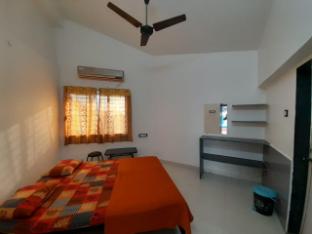 Sun And Sea Lodge, Ganpatipule.,,1 star