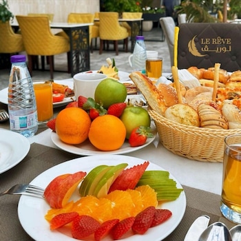 le reve hotel
