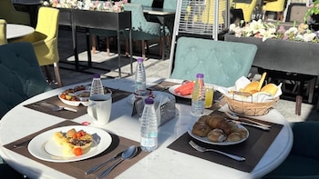 le reve hotel