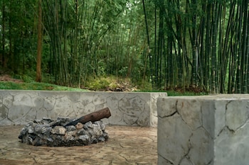 baan rai santisuk