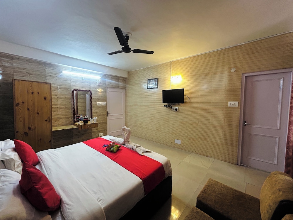 hotel eagle nest central heated