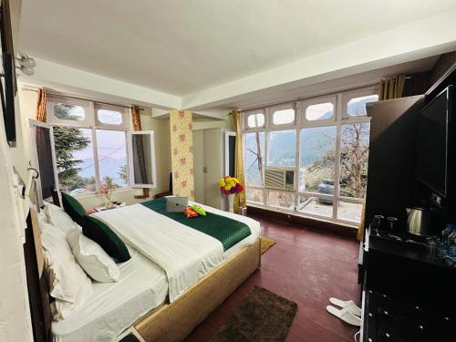 Hotel Eagle Nest Central Heated,,3 star